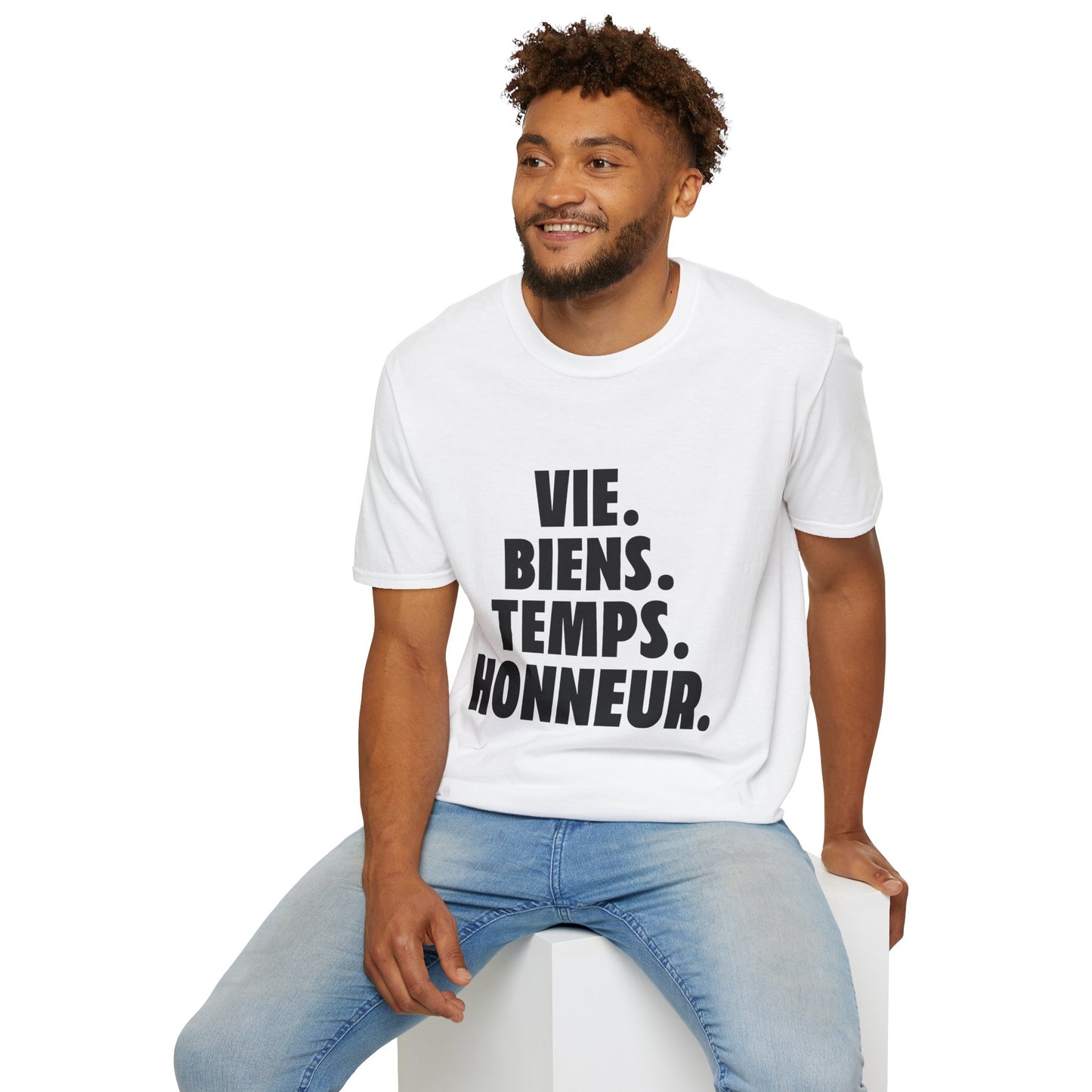 Inspirational T-Shirt – Vie. Biens. Temps. Honneur.